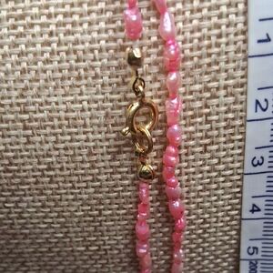 Chic Pink Beaded Necklace with Gold Clasp